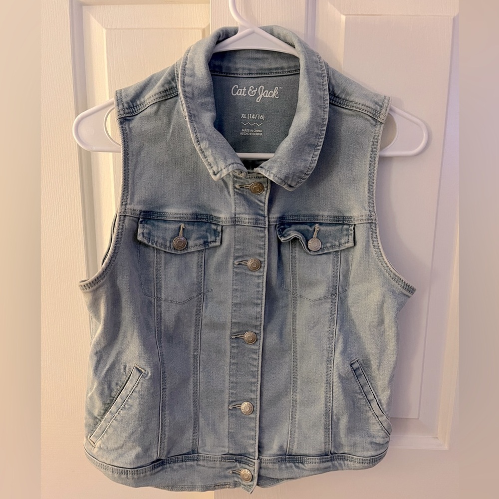 Girls Cat & Jack Light Wash Vest